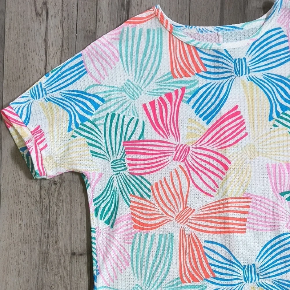 Colorful Bow Pattern Top - Picture 2 of 6